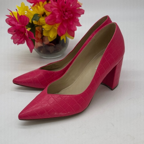 Marc Fisher Shoes - Marc Fisher Bright Pink Pointed Toe Block Heel Pumps Size 8.5 MCH9488A
